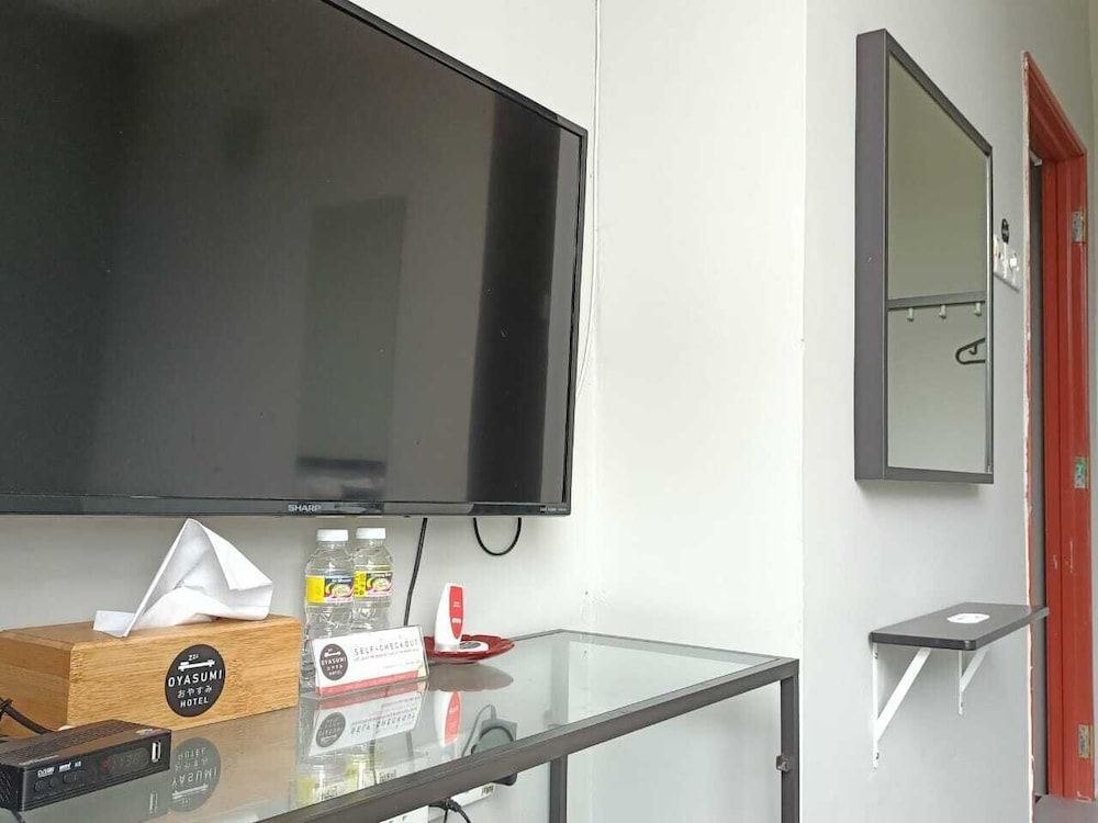 Oyasumi Hotel Deluxe Quadruple Room 15