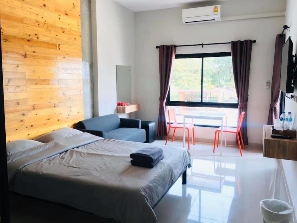 Buathong Pool Villa Deluxe Room 2