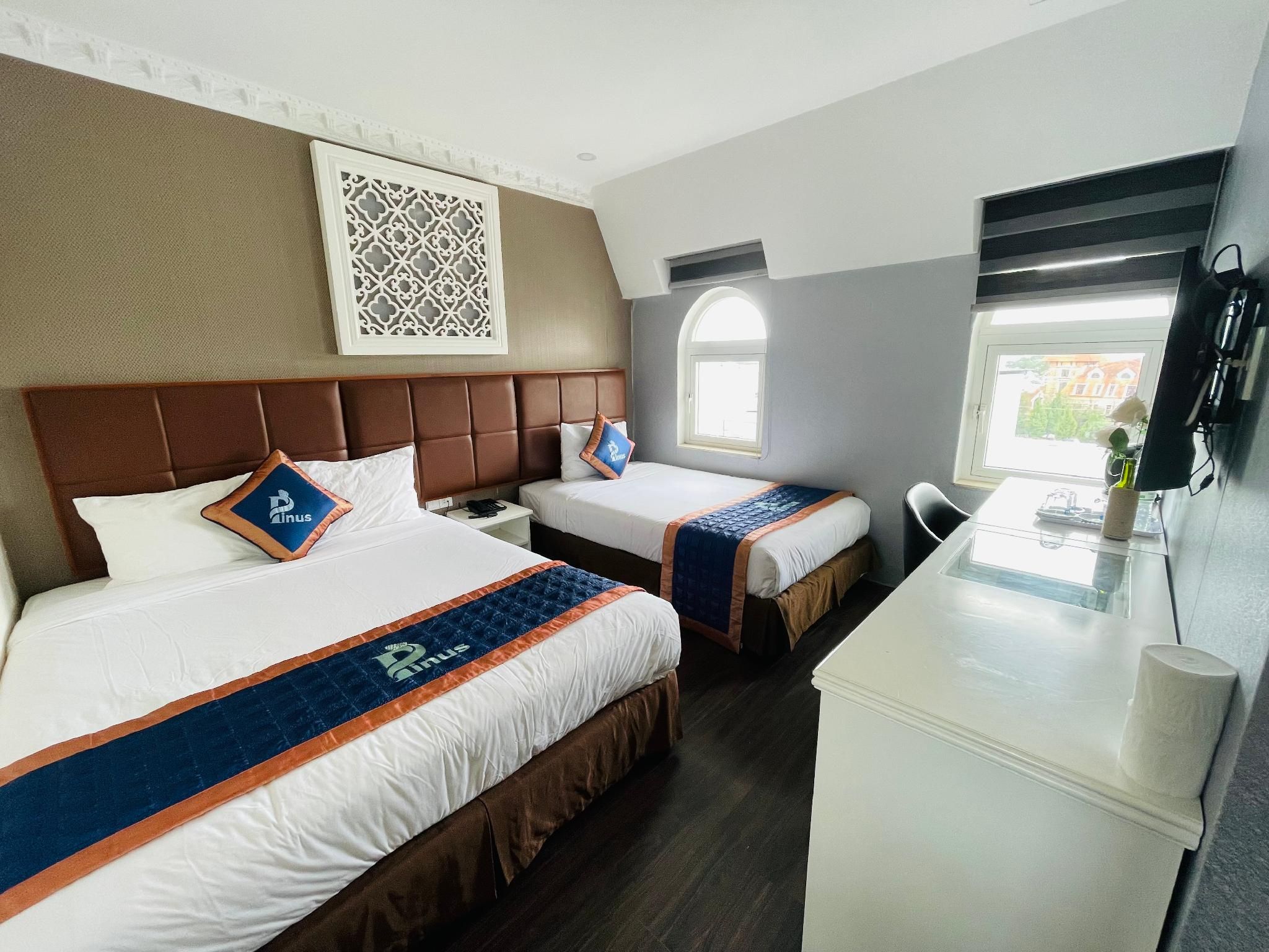 undefined Pinus Hotel 6