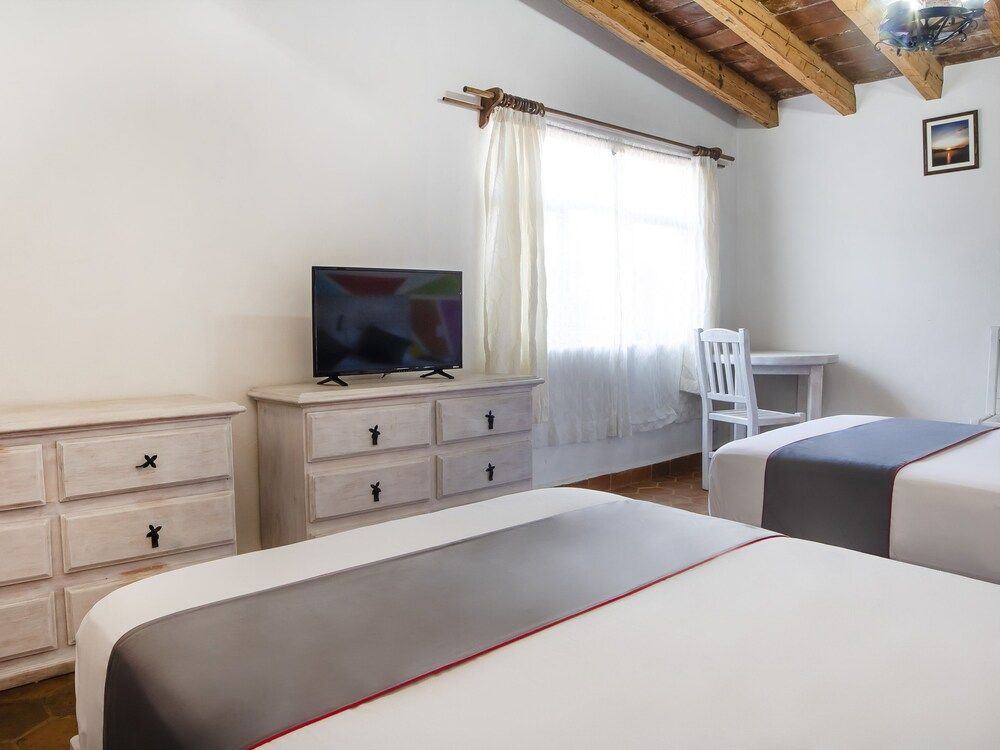 Hotel Valle Bonito, Valle de Bravo Standard Room, 2 Double Beds 2