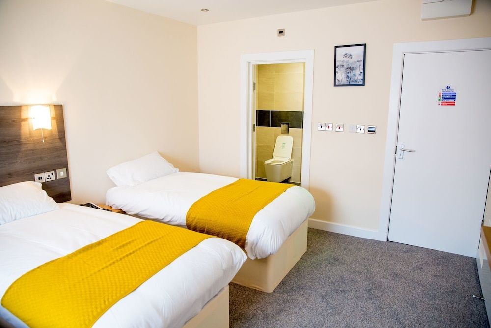 Halfway Hotel Triple Room 2