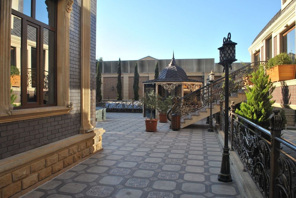 Manor Hotel Family Apartment 2