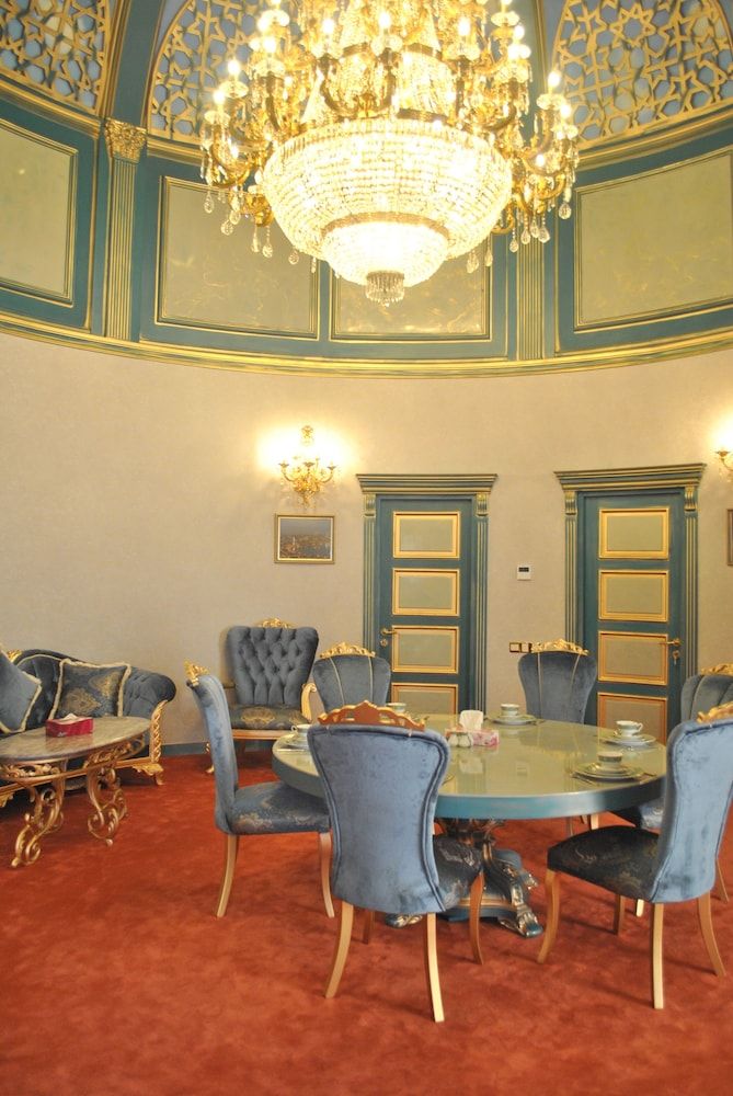 undefined Manor Hotel 4