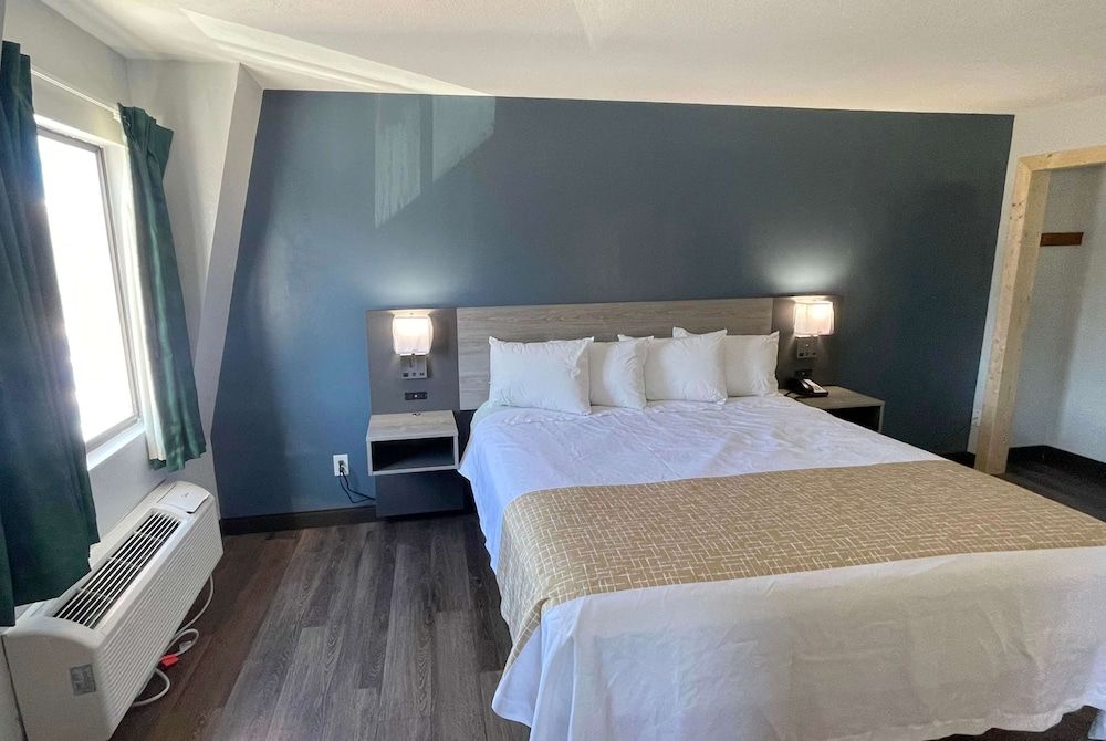 Room, 1 King Bed, Non Smoking