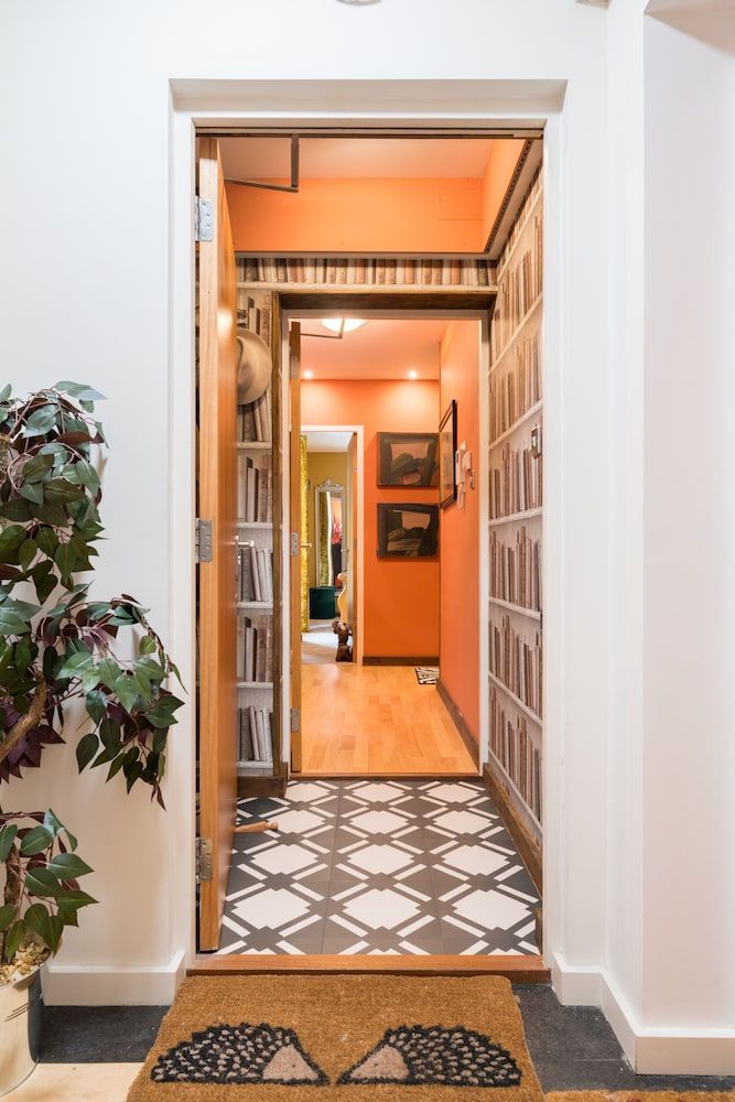 undefined Quirky 1 Bedroom Apartment Next to Holyrood Palace 3