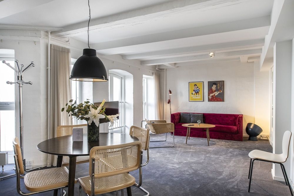 undefined The Churchill apartments by Daniel&Jacob’s