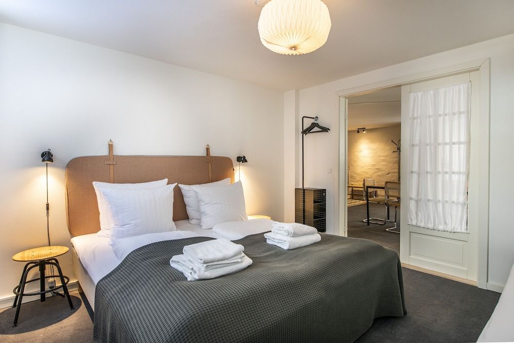 The Churchill apartments by Daniel&Jacob’s Design Apartment, 2 Bedrooms, Kitchen, Courtyard View (Amaliegade 43, Ground Floor) 10