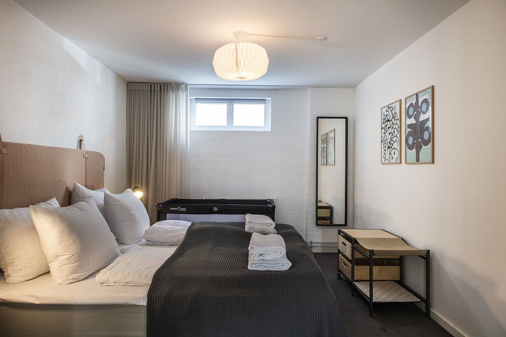 The Churchill apartments by Daniel&Jacob’s Design Apartment, 2 Bedrooms, Kitchen, Courtyard View (Amaliegade 43, Ground Floor) 12