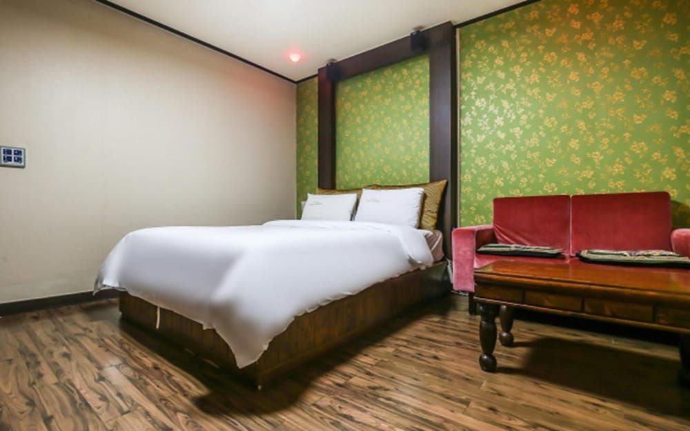undefined Motel Nine