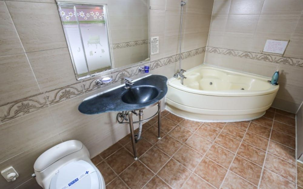 undefined Motel Nine 8
