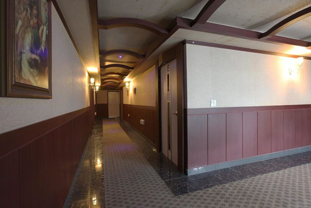 undefined Motel Nine 10