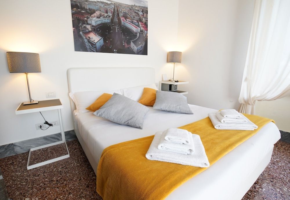 Le Stanze di Piazza Cairoli Honeymoon Double Room