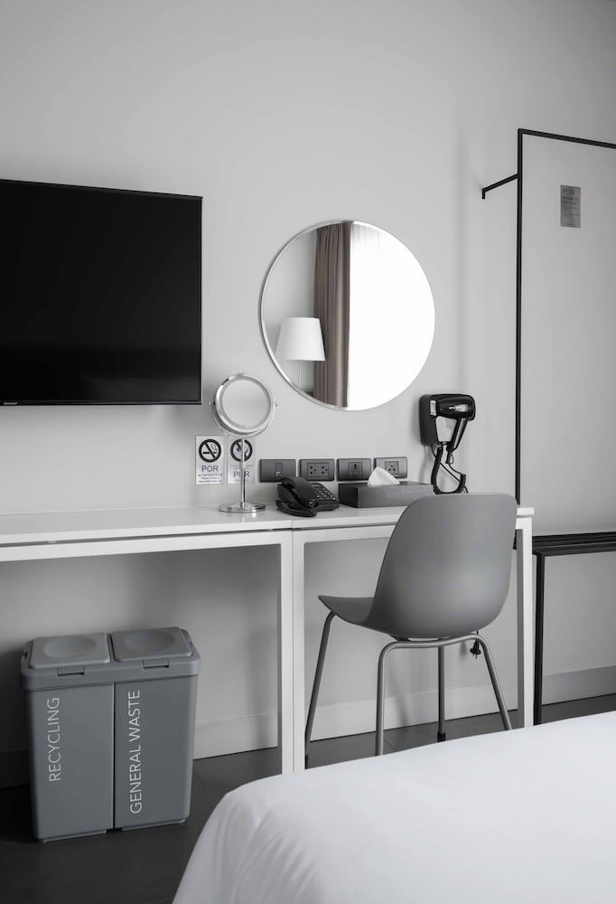 undefined POR Thapae Gate 3