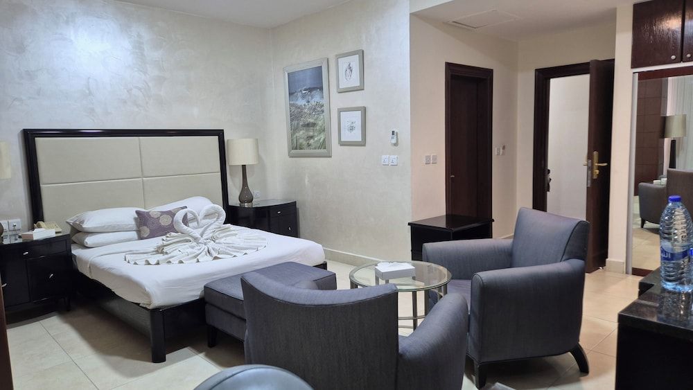 Le Vendôme Hotel Deluxe Double Room