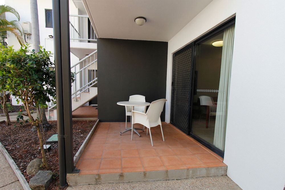 Coffee House Apartment Motel Apartment, 1 Bedroom, Kitchenette 3