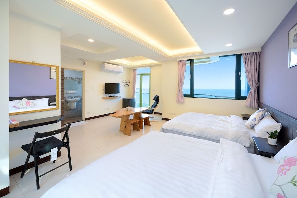 FishHome 15 (NO ELEVATOR, Children under six years old are not allowed) Family Suite, 2 Double Beds, Ocean View, Sea Facing 3