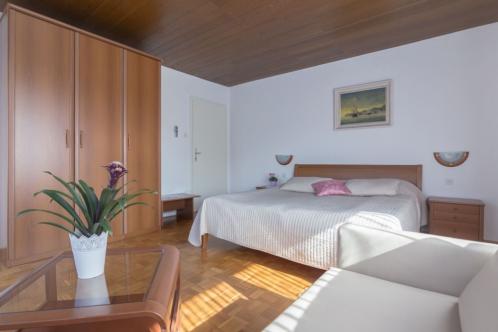 Apartments Fine Stay Bled Premium Apartment, 2 Bedrooms, Mountain View 9