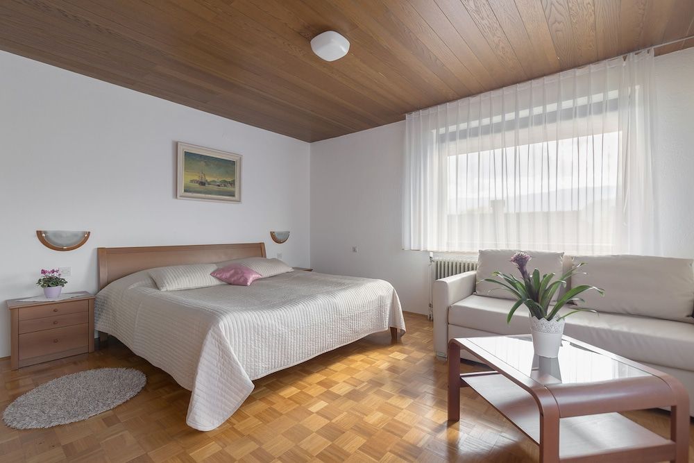 Apartments Fine Stay Bled Premium Apartment, 2 Bedrooms, Mountain View 8