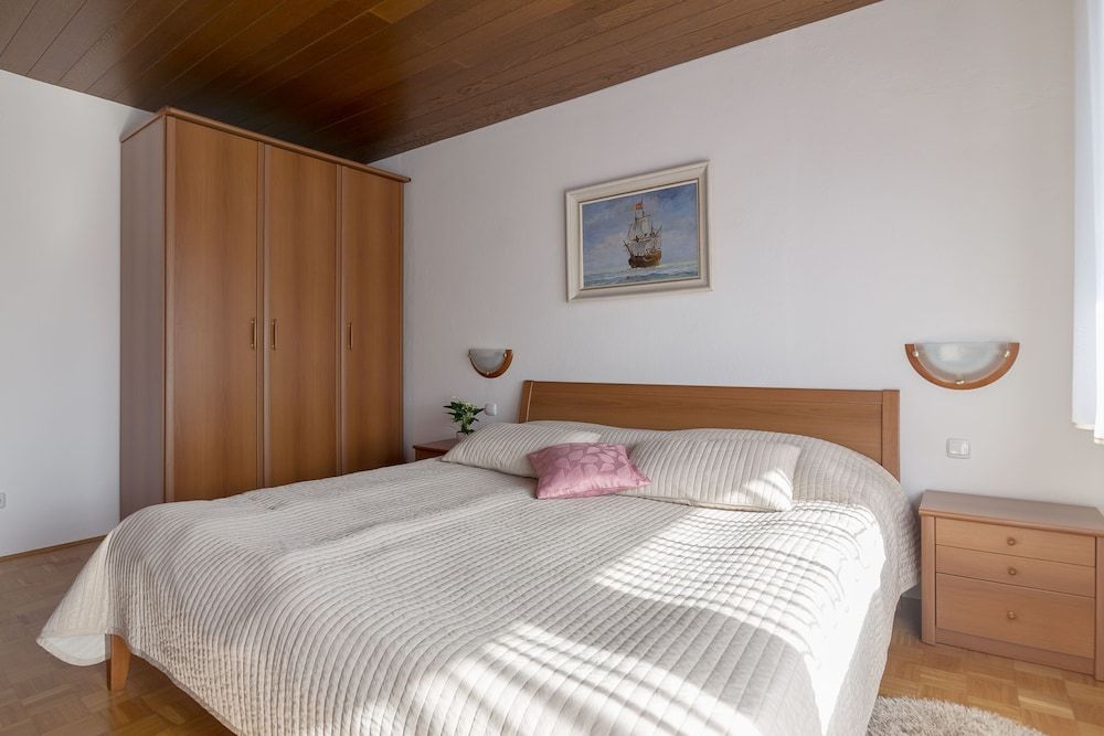 Apartments Fine Stay Bled Premium Apartment, 2 Bedrooms, Mountain View 2