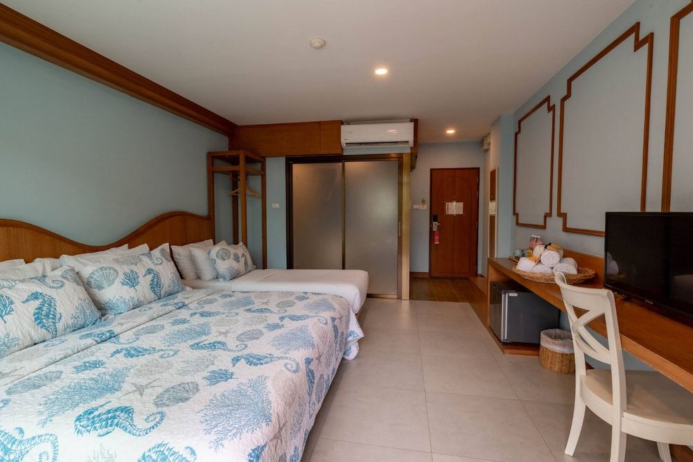 undefined ROYAL PINEAPPLE HOTEL | A Welcome to Wealth and Good Fortune 10