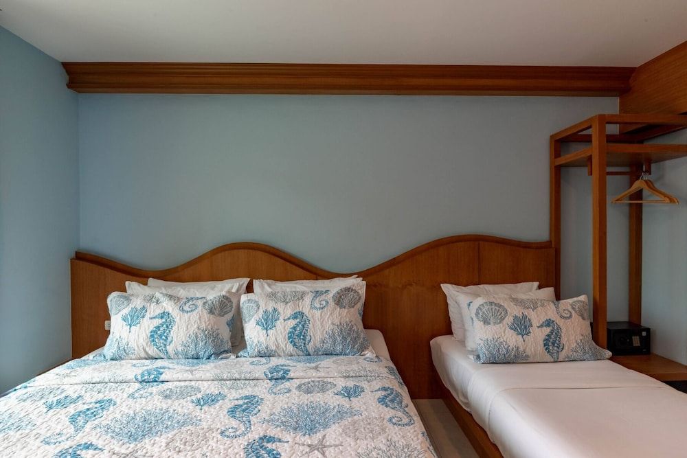 undefined ROYAL PINEAPPLE HOTEL | A Welcome to Wealth and Good Fortune 9