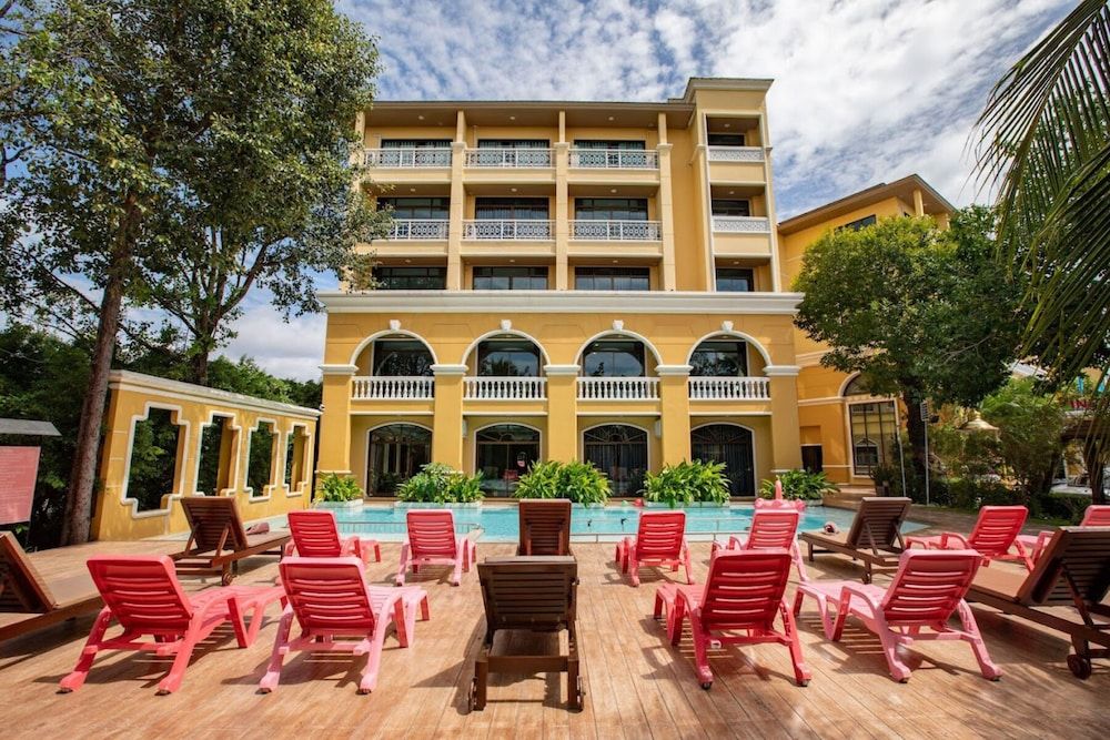 undefined ROYAL PINEAPPLE HOTEL | A Welcome to Wealth and Good Fortune 3