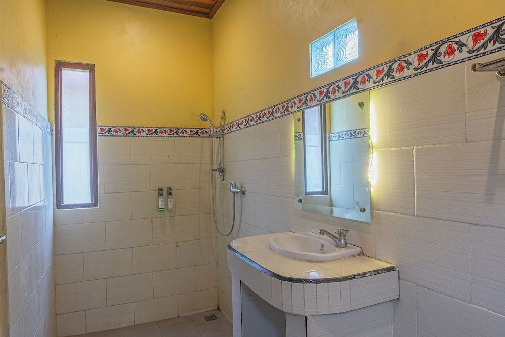 Rijet Villa Beach & Restaurant Deluxe Room, 1 King Bed, Pool View 9