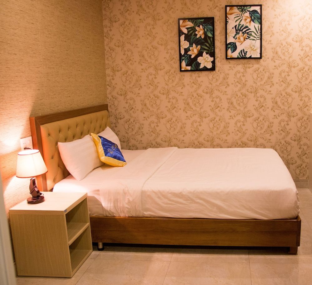 C'Lavie Hotel - Saigon Airport Hotel Standard Double Room, Non Smoking, No Windows 2