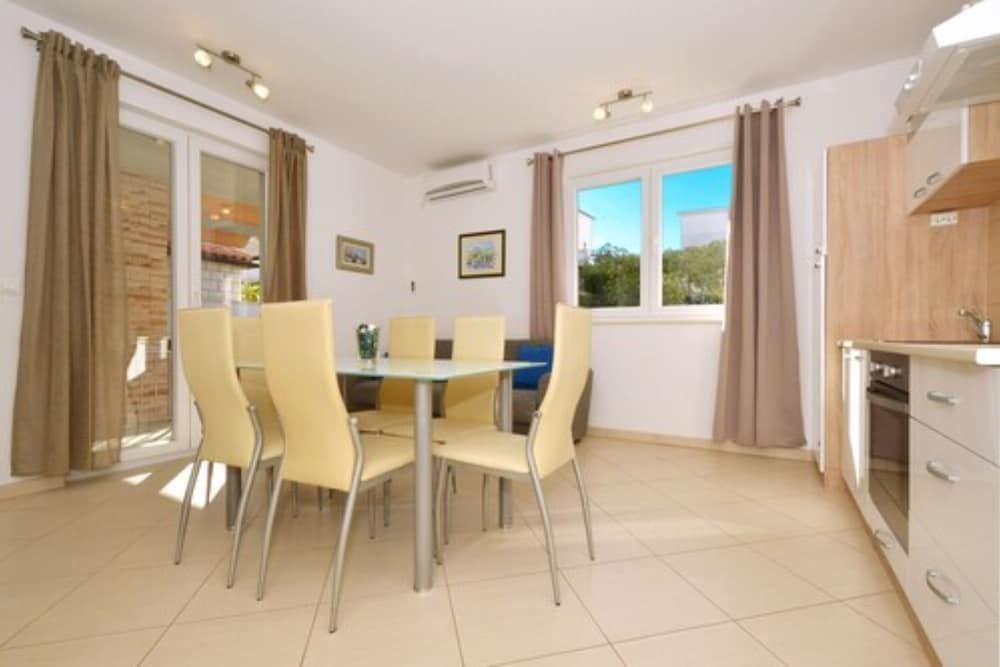 Lobster Apartments Apartment, 2 Bedrooms 5