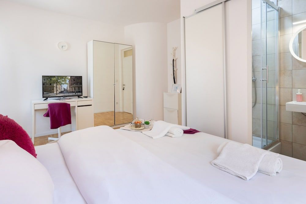 undefined Newly Refurbished Studio Near Maksimir 3