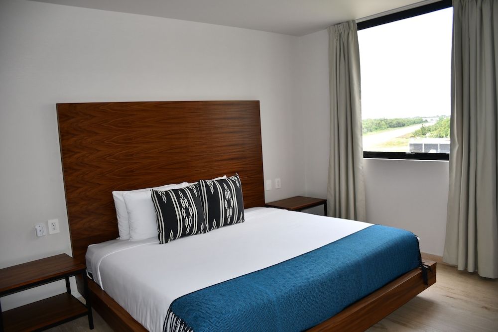 Kaab South Beach by The Spot Rentals Luxury Loft, 1 Bedroom, Balcony, Garden View 11