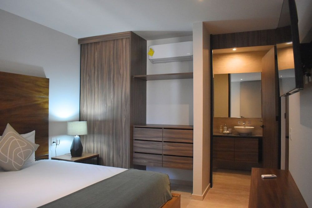 Kaab South Beach by The Spot Rentals Luxury Room 8