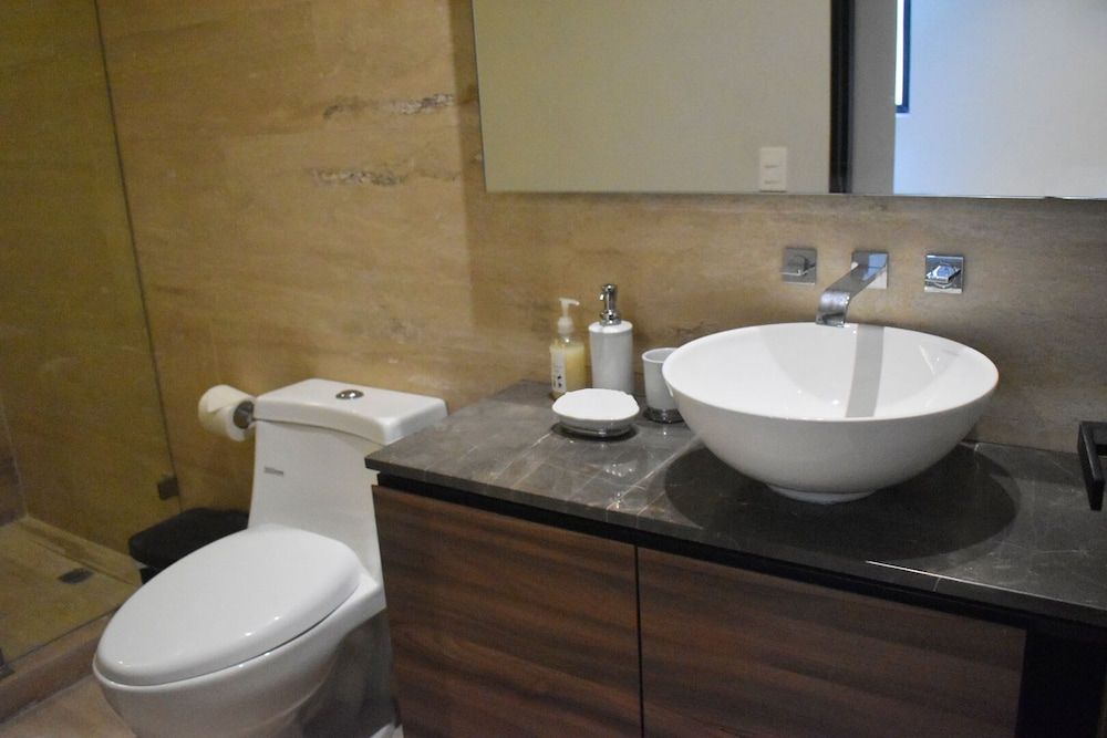 Kaab South Beach by The Spot Rentals Luxury Room 16