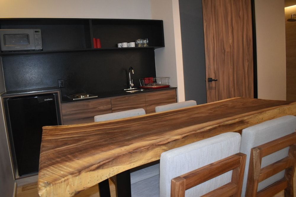 Kaab South Beach by The Spot Rentals Luxury Loft, 1 Bedroom, Balcony, Garden View 18