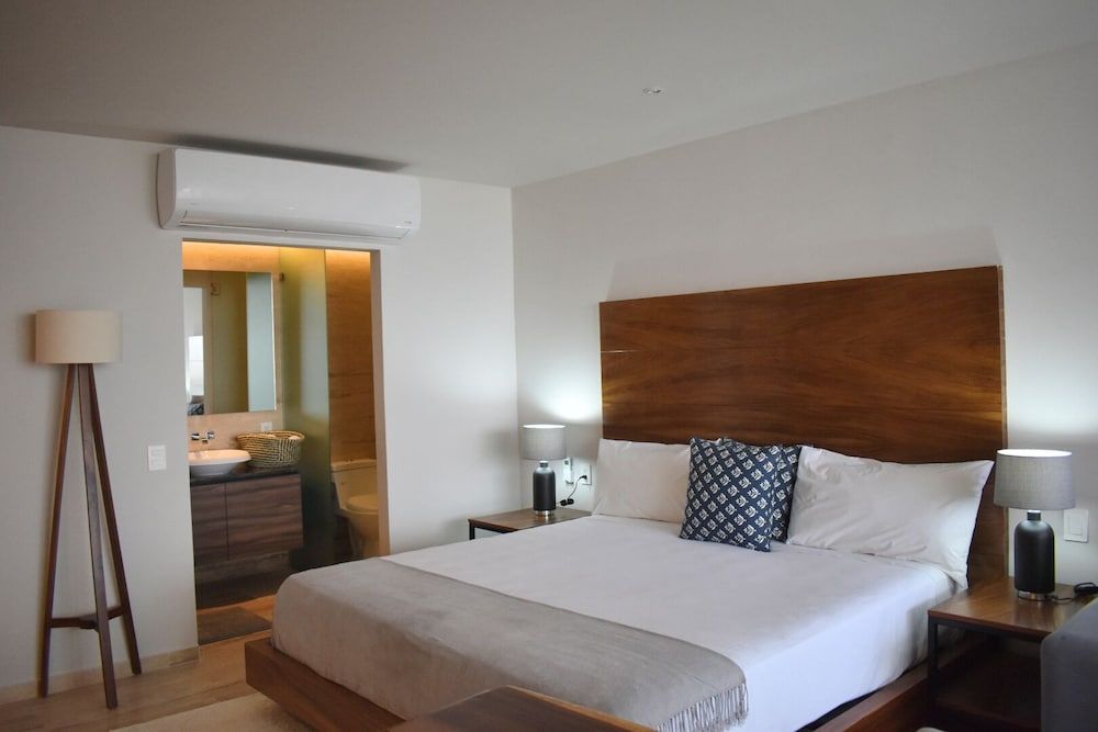 Luxury Loft, 1 Bedroom, Balcony, Partial Ocean View