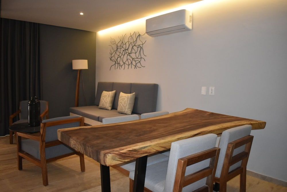 Kaab South Beach by The Spot Rentals Luxury Loft, 1 Bedroom, Balcony, Garden View 19