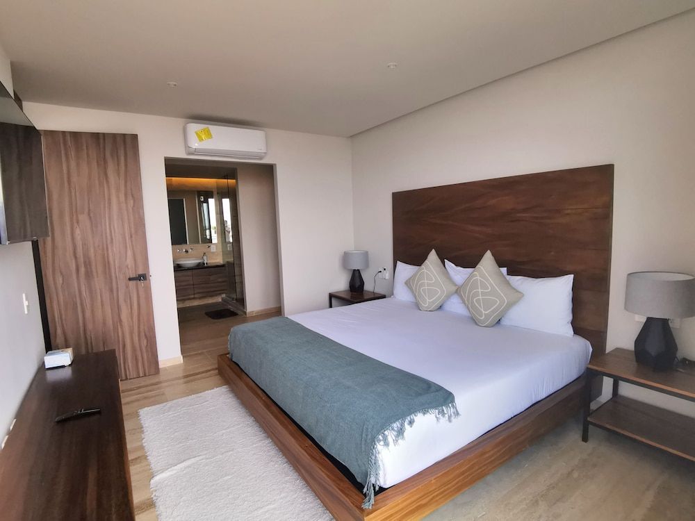 Luxury Apartment, 2 Bedrooms, Balcony, Partial Sea View