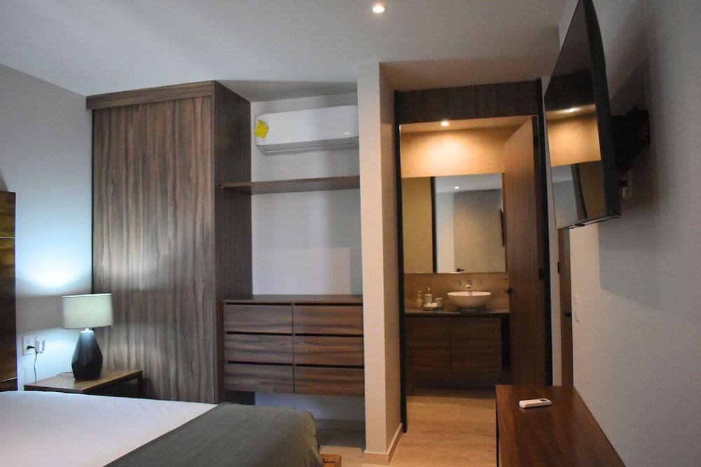 Kaab South Beach by The Spot Rentals Luxury Room 18