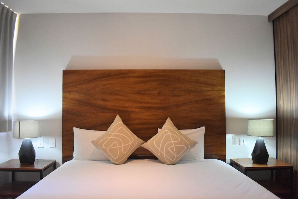 Kaab South Beach by The Spot Rentals Luxury Room 11