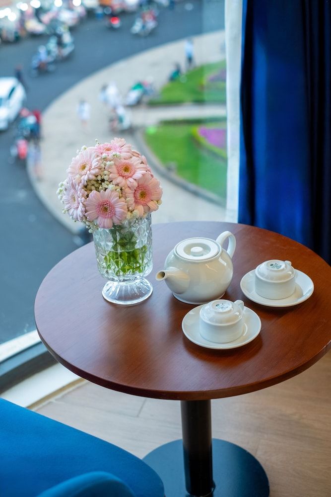 undefined Sandals Flora Hotel 10