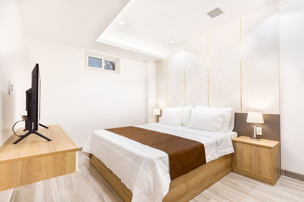 undefined Saki Aparthotel 4 3