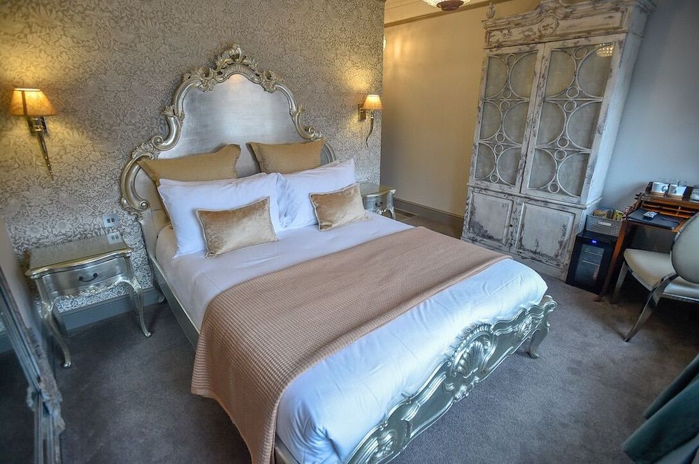 Superior Double Room, Ensuite (Room 3, No 8ight)