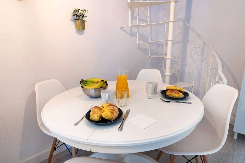 undefined Urban &Trendy Duplex close to Lx Factory 9