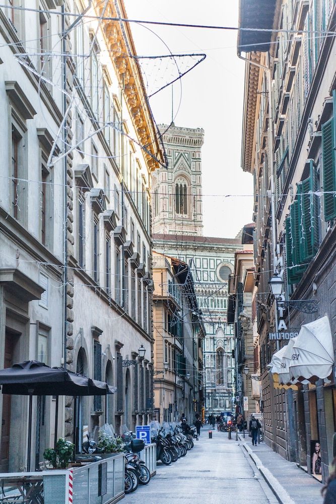 undefined Wine Apartments Florence Pinot 4