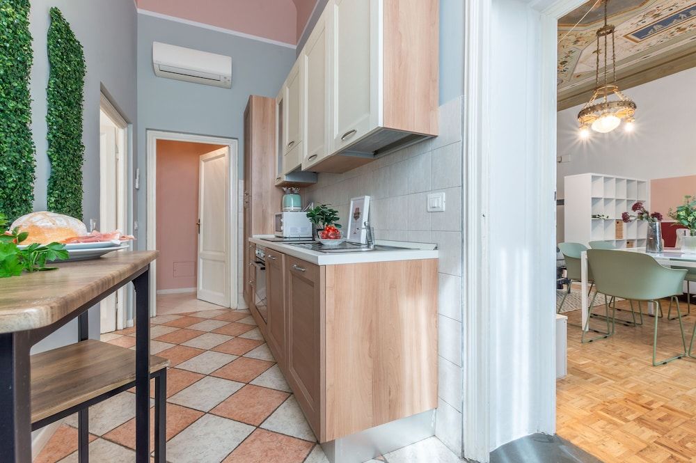 undefined Wine Apartments Florence Pinot 10