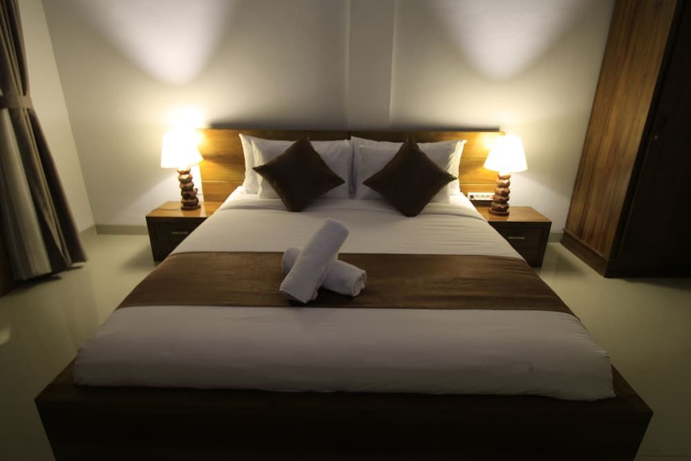 undefined Green Beach Inn 8