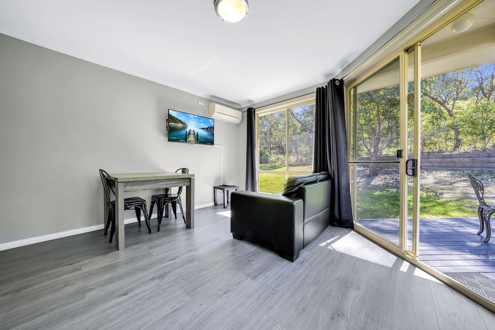 Ingenia Holidays Ulladulla 1 Bedroom Standard Cabin 4