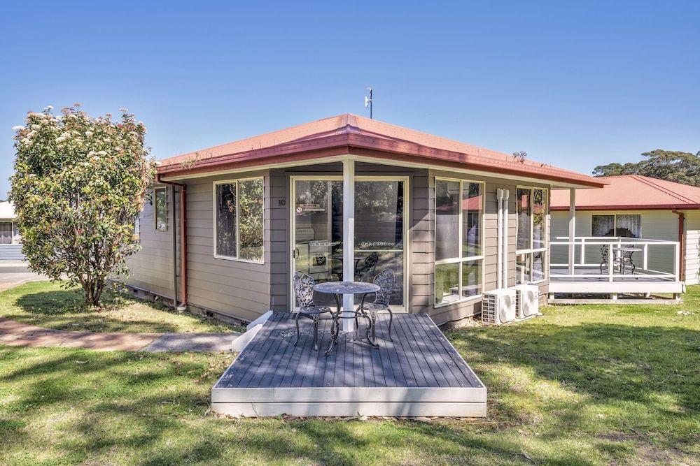 Ingenia Holidays Ulladulla 1 Bedroom Standard Cabin 2