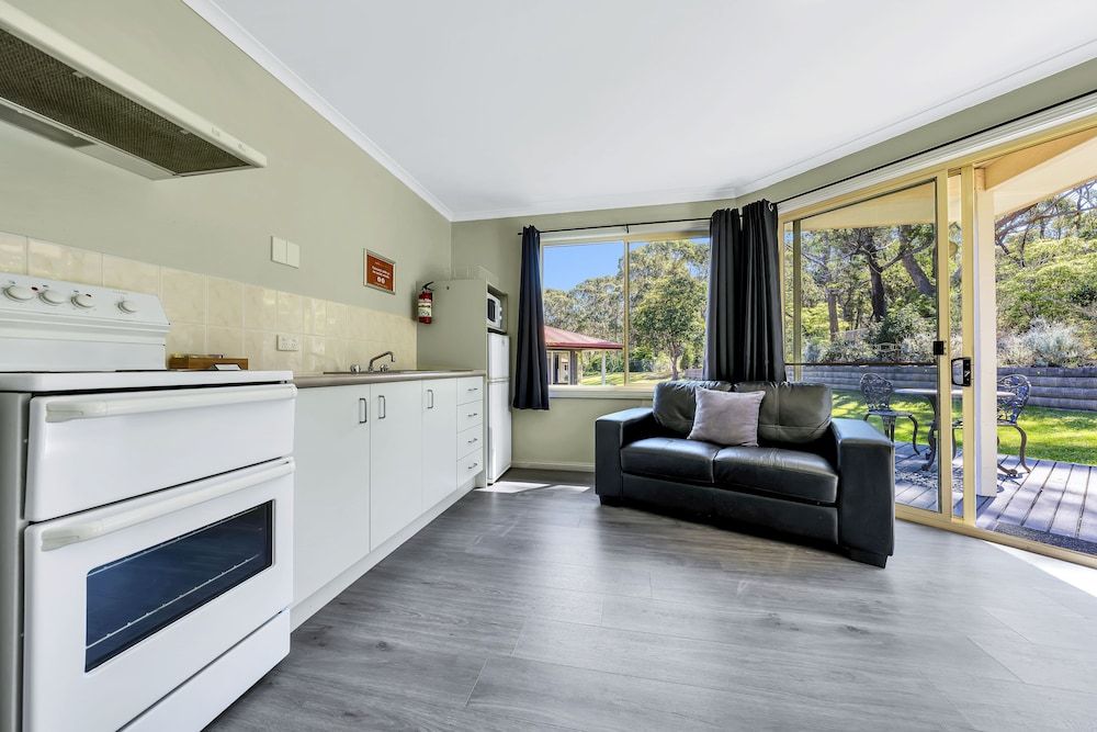 Ingenia Holidays Ulladulla 1 Bedroom Family Cabin 3