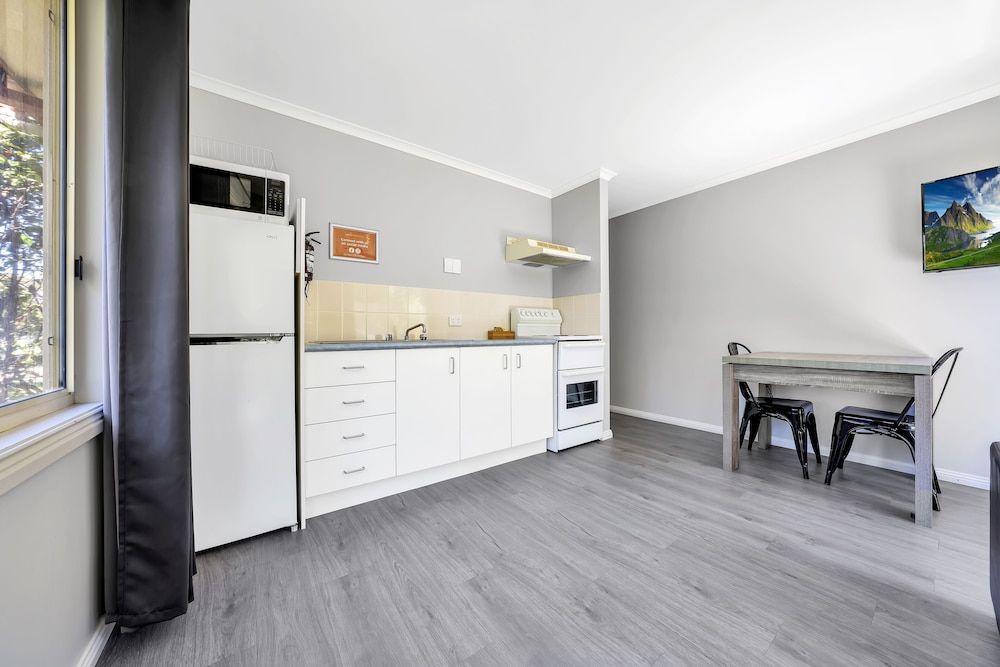 Ingenia Holidays Ulladulla 1 Bedroom Standard Cabin 3